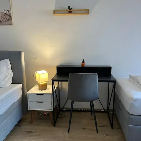 Universitaetsnahes In #9 *