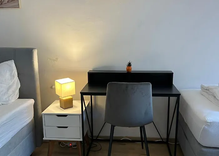 Universitaetsnahes In #9 *